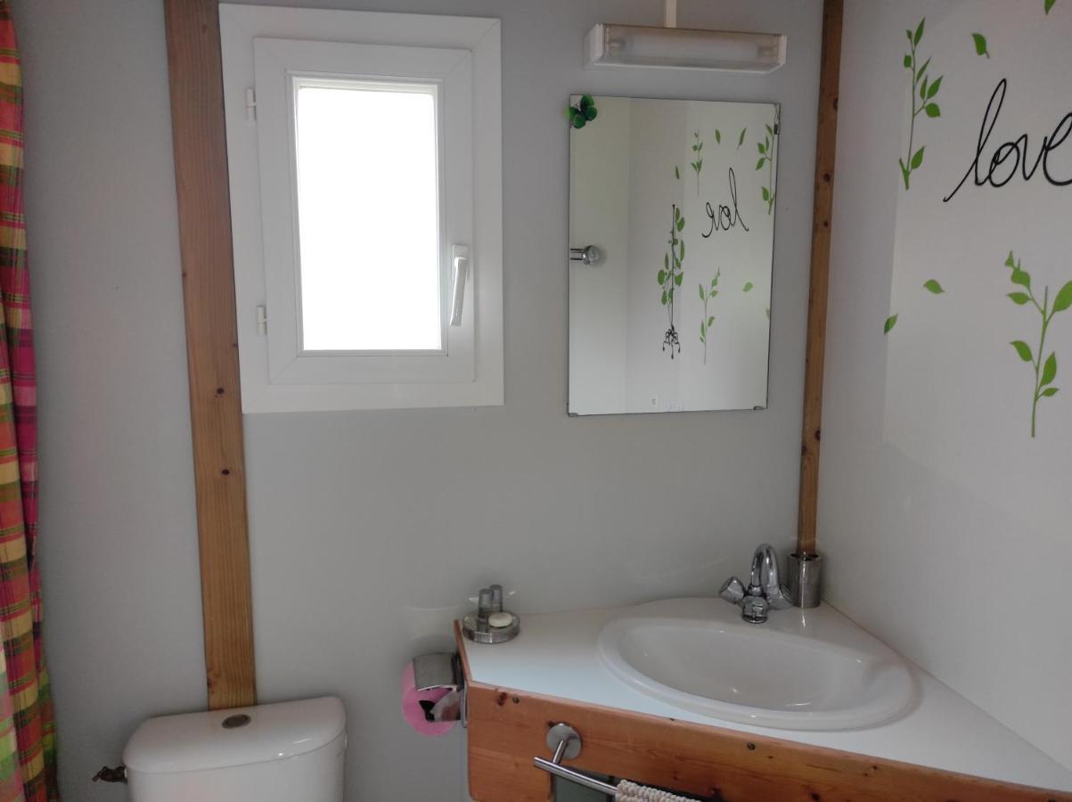 Chalet Simple Au Camping L'Etruyere Au Lac La Tardiere Екстер'єр фото
