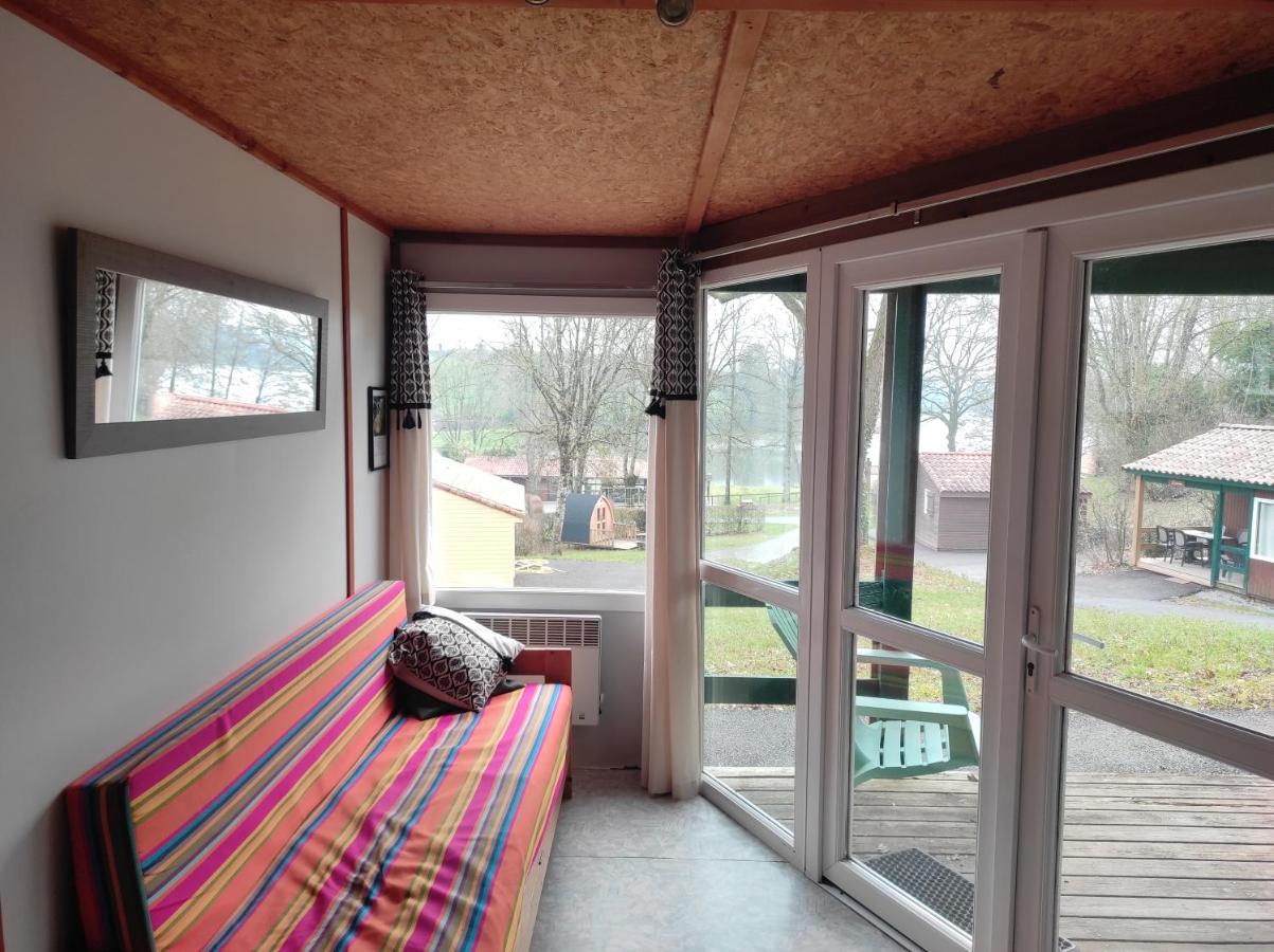 Chalet Simple Au Camping L'Etruyere Au Lac La Tardiere Екстер'єр фото